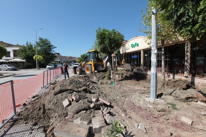 Serdivan Kafeler Caddesi yenileniyor