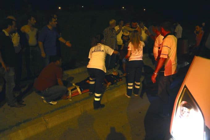 Korucuk'ta otomobil panelvanla çarpıştı: 5 yaralı!