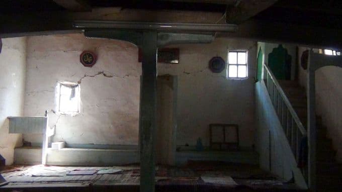 Çökmek üzere olan 685 yıllık cami, onarılmayı bekliyor