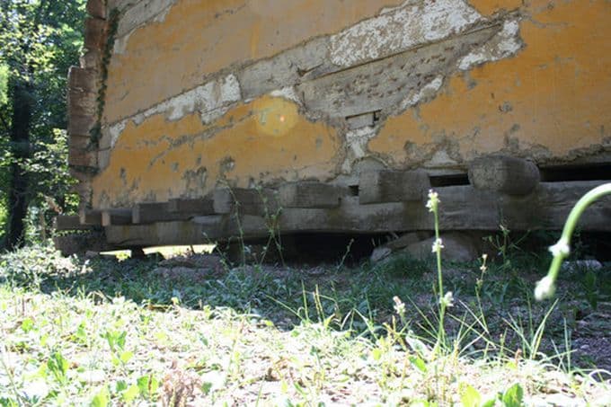 Çökmek üzere olan 685 yıllık cami, onarılmayı bekliyor