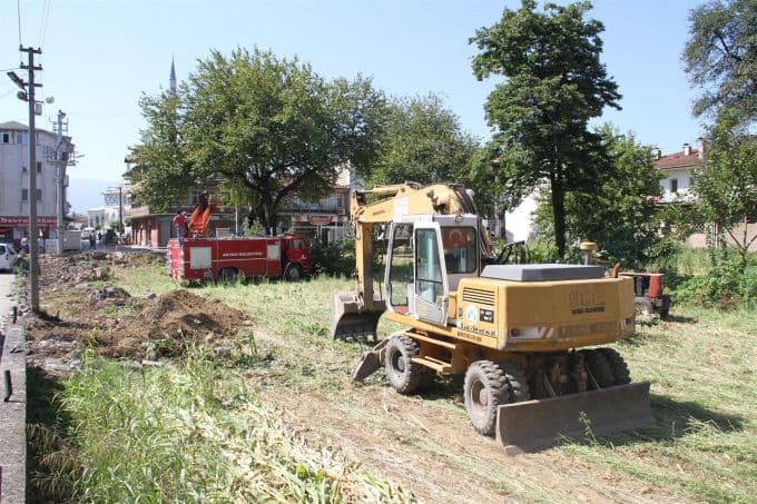 Akyazı'da trafik sorunu çözüme kavuşuyor