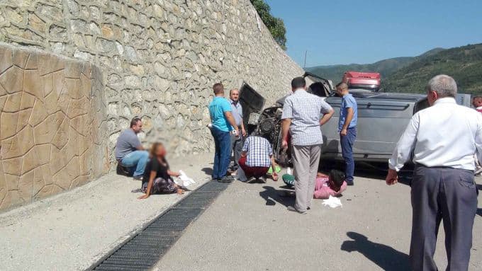 Düğün yolunda feci kaza: 1 ölü, 3 yaralı!