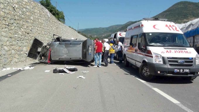 Düğün yolunda feci kaza: 1 ölü, 3 yaralı!