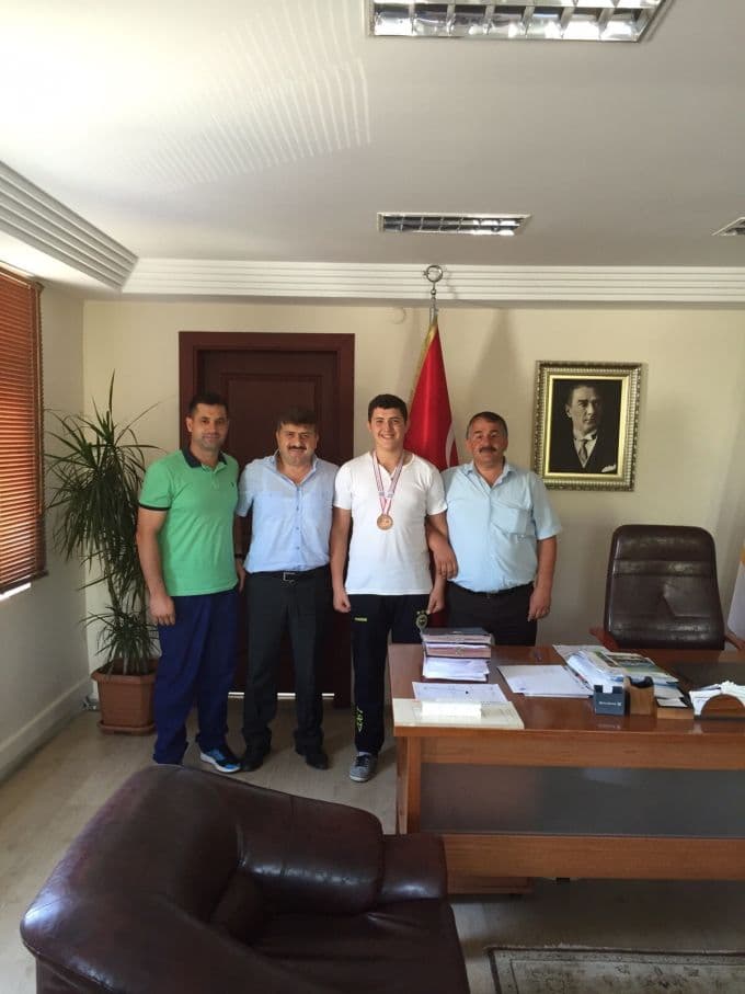 Arifiyeli genç boksçu Türkiye üçüncüsü oldu