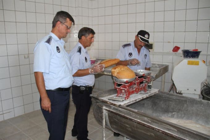 Zabıta ekiplerinden fırınlara sıkı denetim
