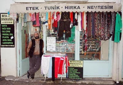 Kriz Sebebiyle Dükkânını Satılığa Çıkardı