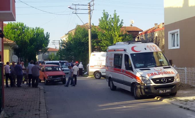Bir vakaya gitmekte olan ambulans kaza yaptı