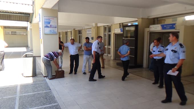 Tren garında unutulan çanta polisi alarma geçirdi