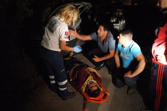 Hendek'te trafik kazası: 2 yaralı