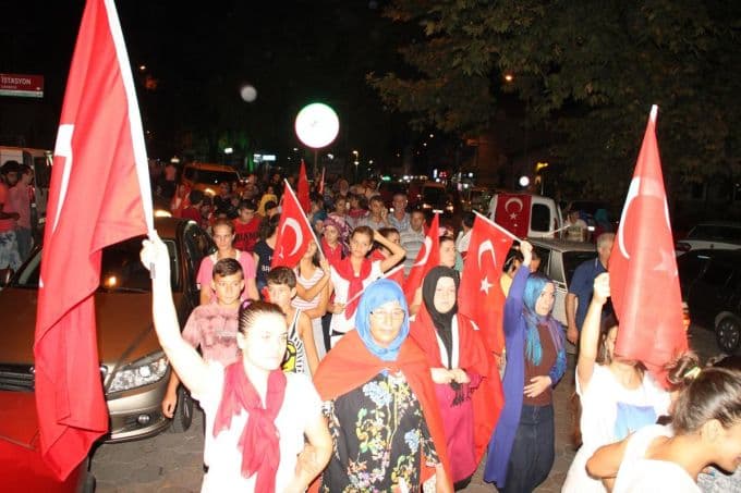 Sakarya'da teröre tepki yürüyüşü