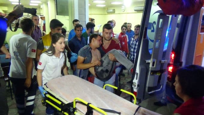 HDP binası önünde arbede!