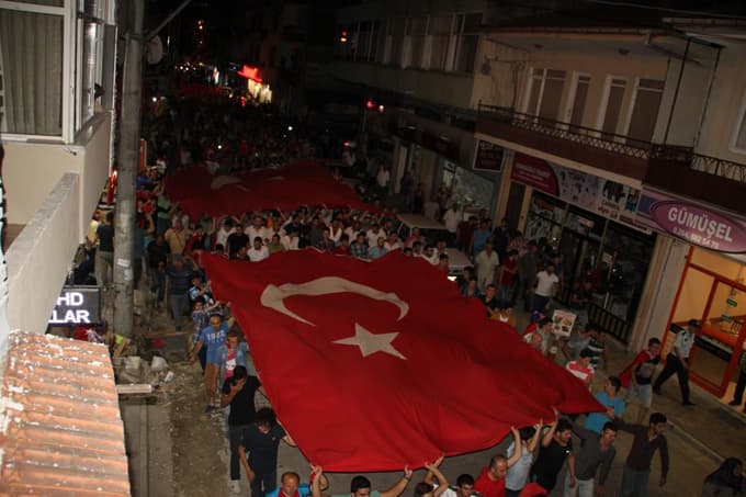 Sapanca terör saldırılarını protesto etti