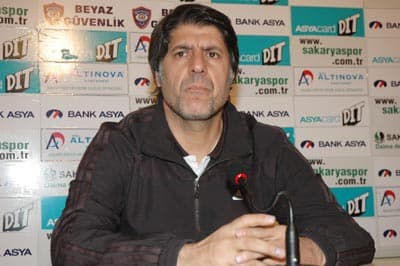 Sakaryaspor Teknik Direktörü Yağcıoğlu, İstifa Etti