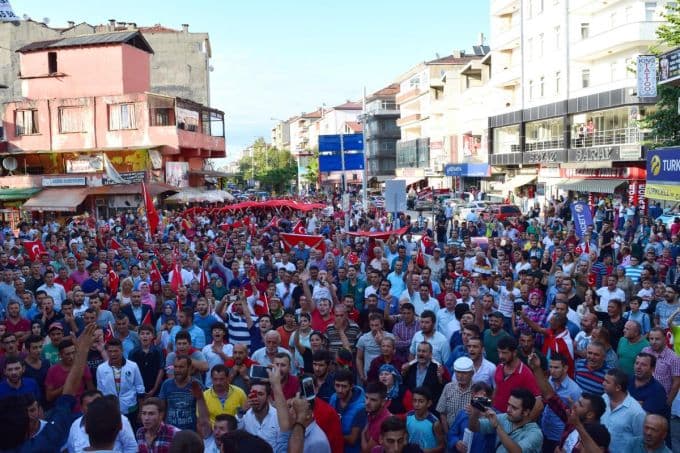 İki ilçede terör olayları protesto edildi