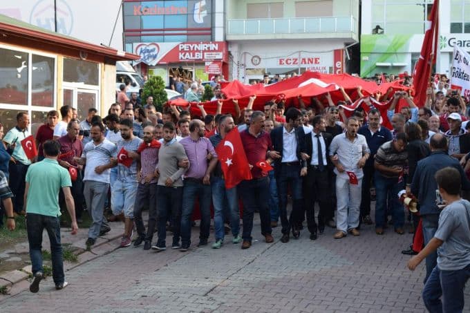 İki ilçede terör olayları protesto edildi