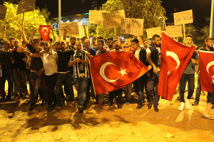 Karapürçek'te teröre lanet yürüyüşü gerçekleşti