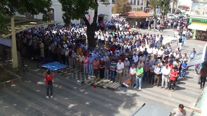 AGD'den şehitler için gıyabi cenaze namazı