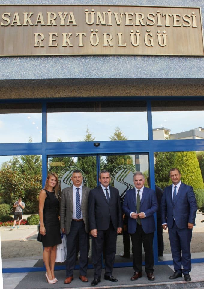 Abhaz Bakan Adgur, Rektör Elmas'ı ziyaret etti