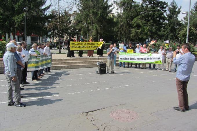 "Şiddet çözümü değil, nefreti getirir"