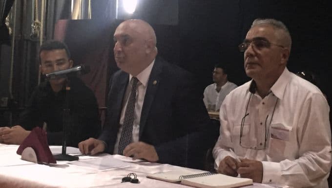 Vekil Özkoç, CHP Silifke İlçe Kongresi'ni yönetti