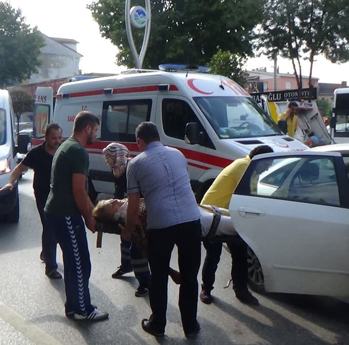 Adnan Menderes Caddesi'nde zincirleme trafik kazası