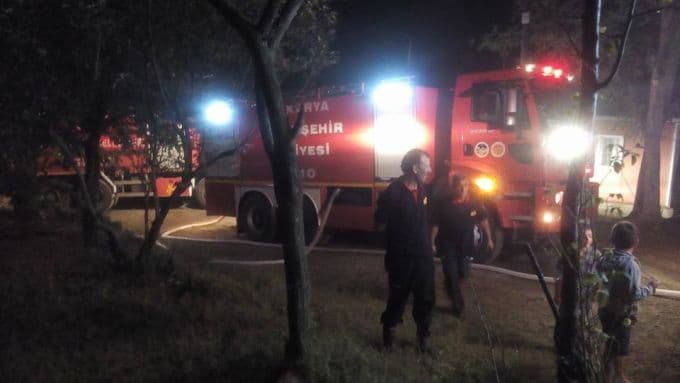 Çıkan yangında samanlık alev alev yandı