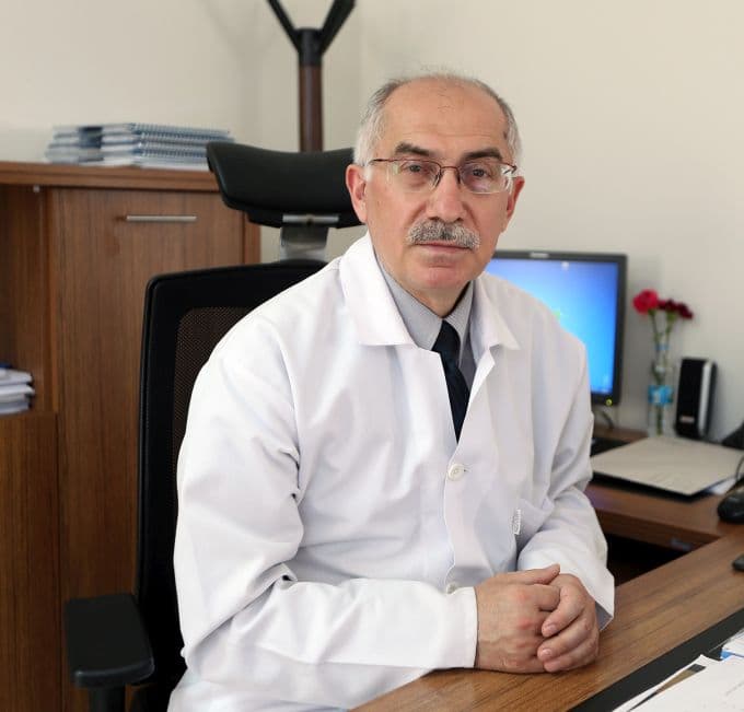 Mezarlıklarda bayram temizliği