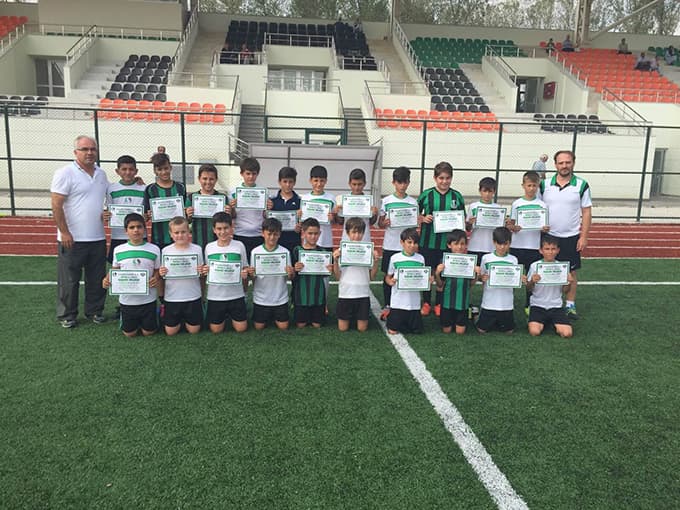 Sakaryaspor yaz futbol okulu sona erdi