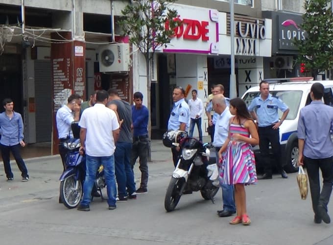 Motosikletleriyle gezen gençlere polis engeli!