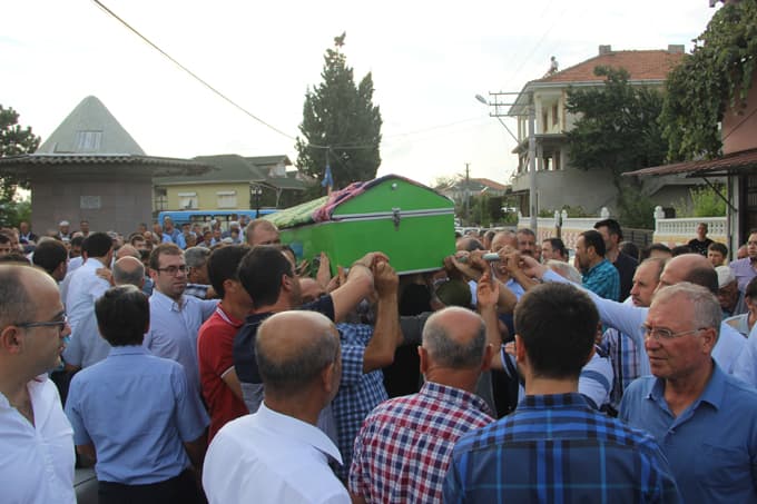 AK Parti Sakarya Milletvekili İsen'in acı günü 