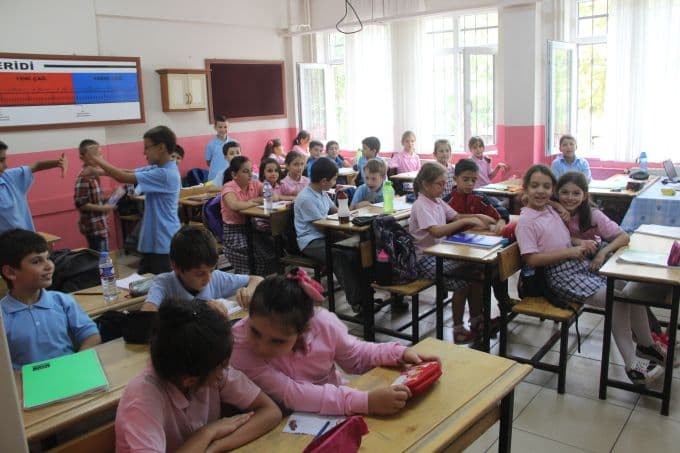 Sakarya'da ilk ders zili çaldı