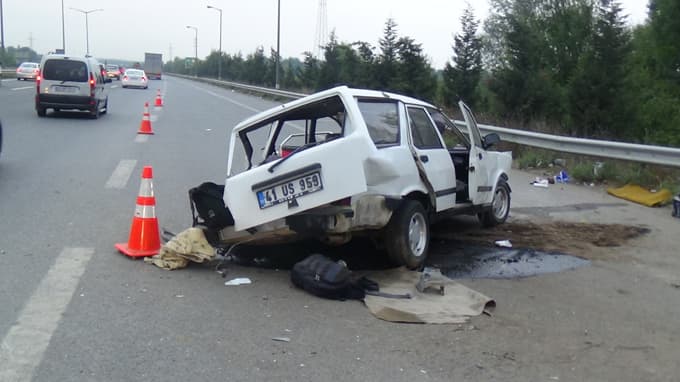 TEM Otoyolunda kaza: 1'i çocuk 7 yaralı