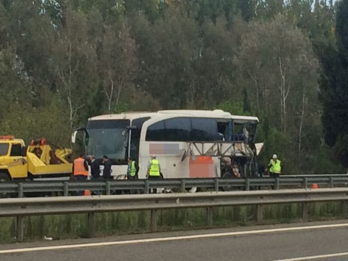 Emniyet şeridinde feci kaza: 2 ölü, 4 yaralı!