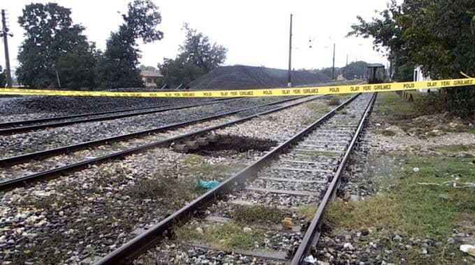 TCDD, "Demiryolu çökmedi, kısmi çökme var"