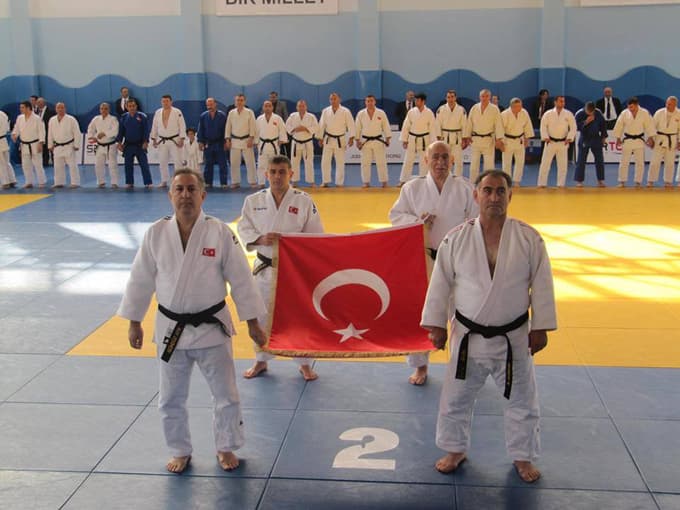 Dünya'ya kafa tuttu, Dünya'nın 5. büyüğü oldu