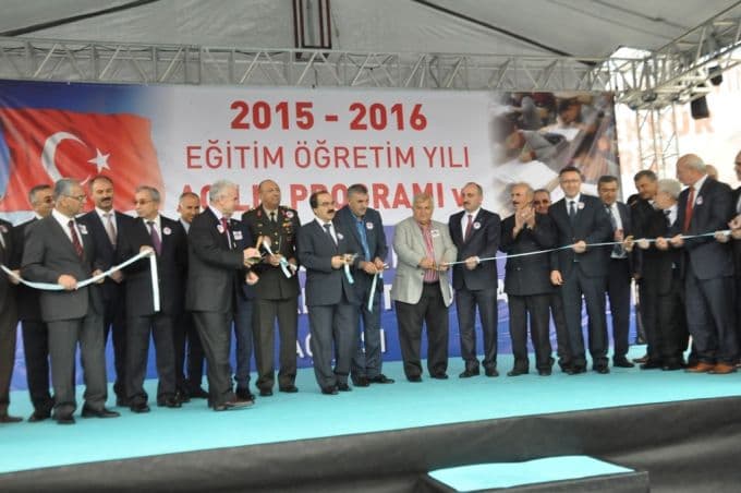 Olaylı okulun açılışı yapıldı