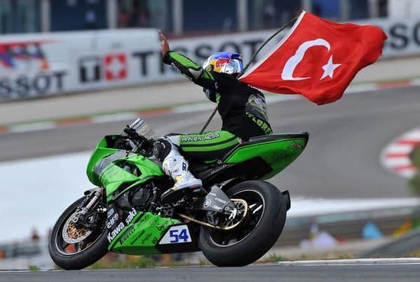 Kenan Sofuoğlu, bir kez daha dünya şampiyonu