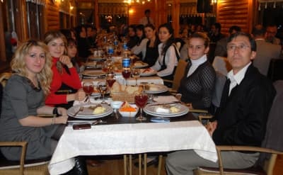 Büyükşehir Belediyesi'nden Öğretmenlere Karanfil