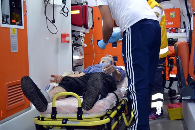 Fabrika işçilerini taşıyan midibüs kaza yaptı