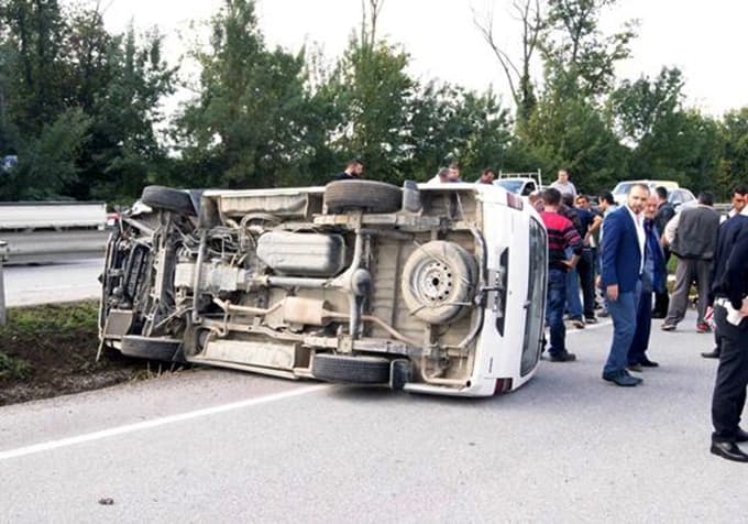 Yaralanan küçük kız hastaneye oyuncağıyla getirildi