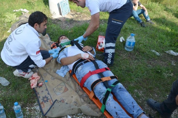 Akyazı'da zincirleme kaza: 2 yaralı!