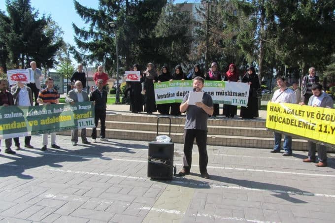 Ankara'daki terör saldırısı Sakarya'da protesto edildi
