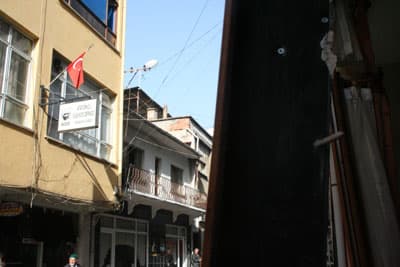 Uğruna İş Aradığı Gitarına Kavuştu