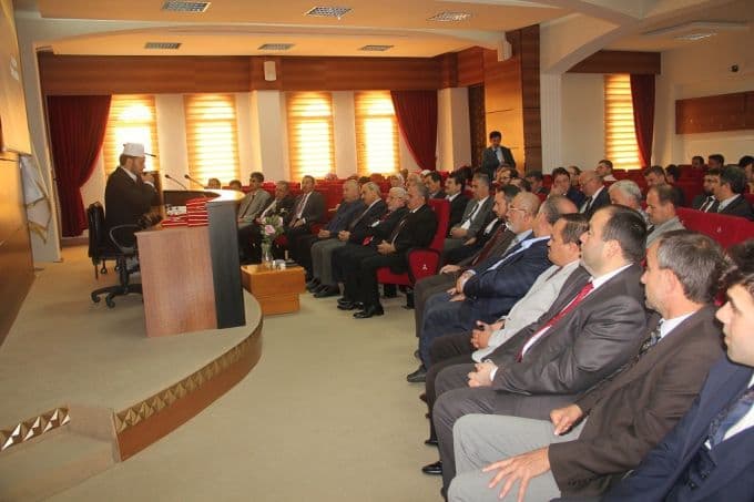 Camilerdeki 'cemaatsizlik sorununa' dikkat çekilecek
