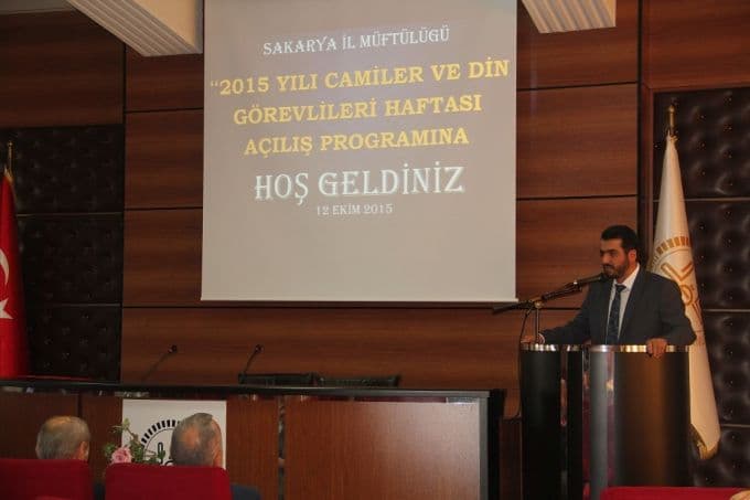 Camilerdeki 'cemaatsizlik sorununa' dikkat çekilecek