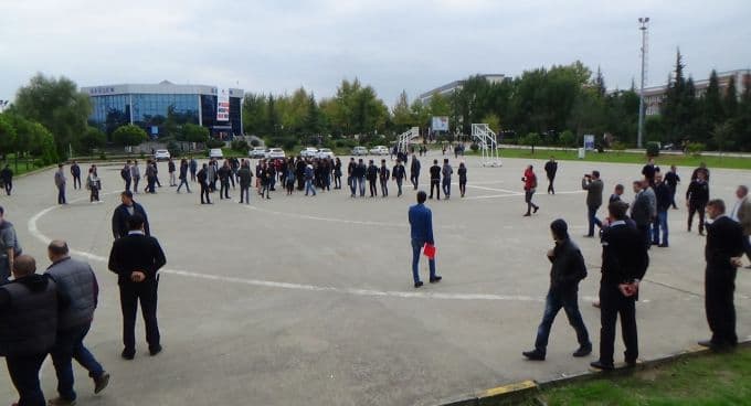 SAÜ'de tiyatro gerginliği!