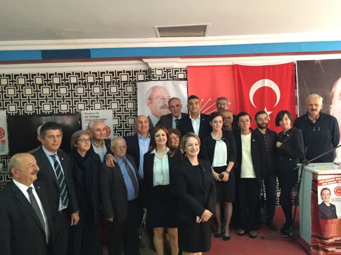 Akyazı'da 120 kişi CHP'ye üye oldu