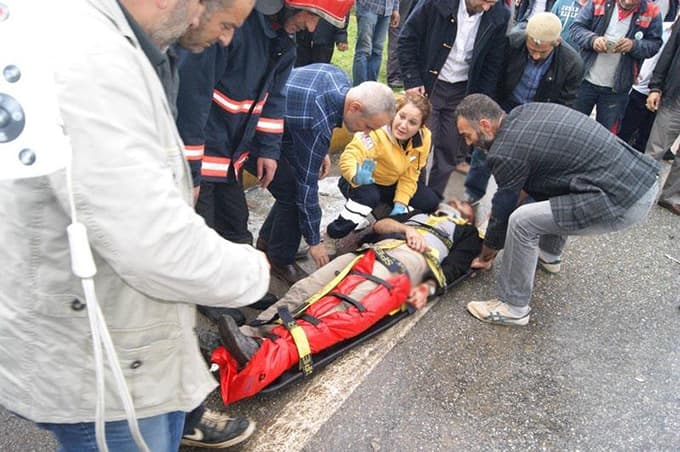 Hendek'te zincirleme trafik kazası: 6 yaralı 