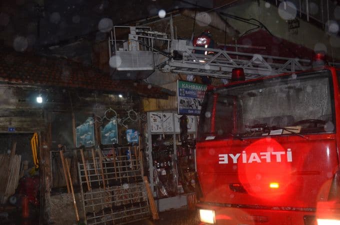 İşyerinde çıkan yangın korkuttu