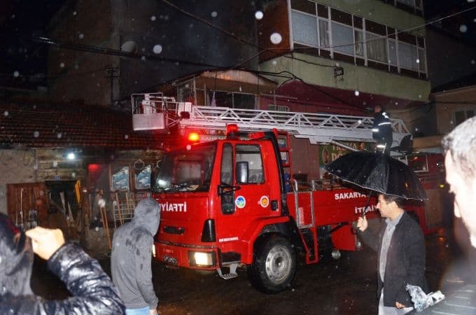 İşyerinde çıkan yangın korkuttu